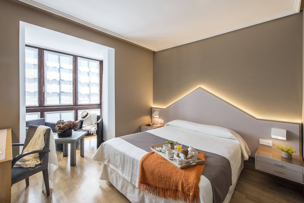 Double or Twin Room | WiFi (free), bed sheets