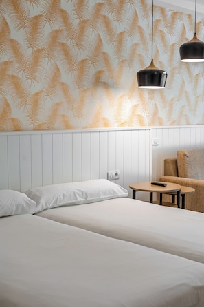 Blackout curtains, iron/ironing board, free WiFi, bed sheets - Los Olivos Beach Resort (Adeje)