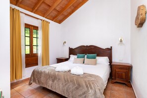 2 habitaciones, decoración personalizada y muebles diferentes 