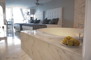 Bañera profunda
