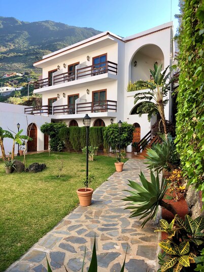 Apartamentos Frontera