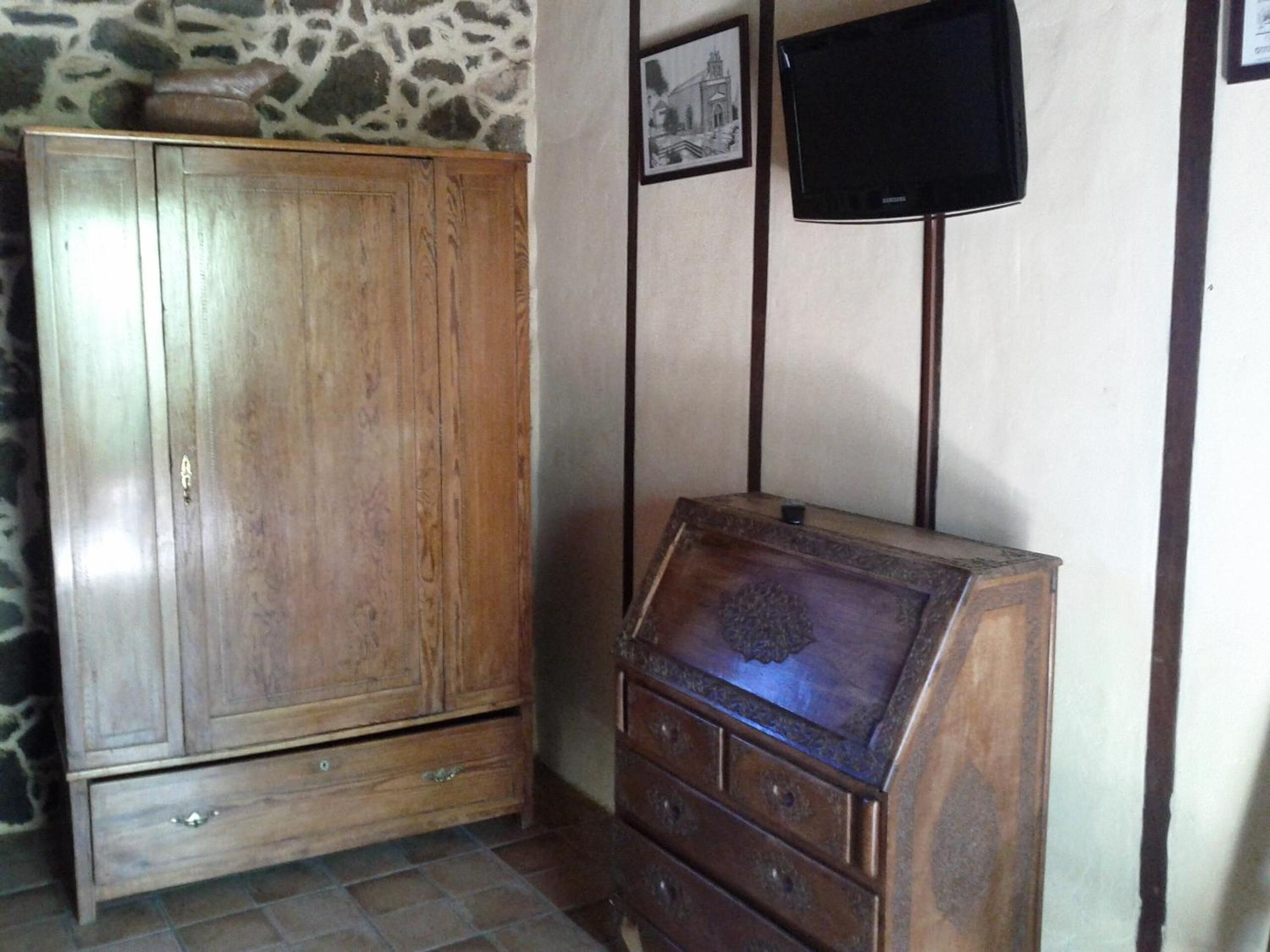 blackout curtains, soundproofing, free cots/infant beds