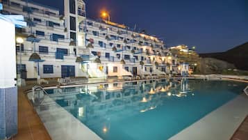 Outdoor pool, pool umbrellas, pool loungers