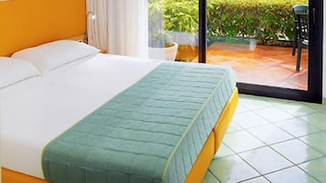 Suite | Premium bedding, in-room safe, blackout drapes, iron/ironing board