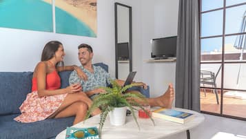 Appartement, 1 slaapkamer | Woonruimte | Een flatscreentelevisie
