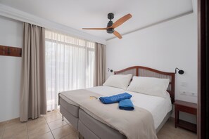 Apartment, 1 Bedroom (Balcony or Terrace) | 1 bedroom, premium bedding, in-room safe, iron/ironing board - Sunsuites Carolina (San Bartolomé de Tirajana)