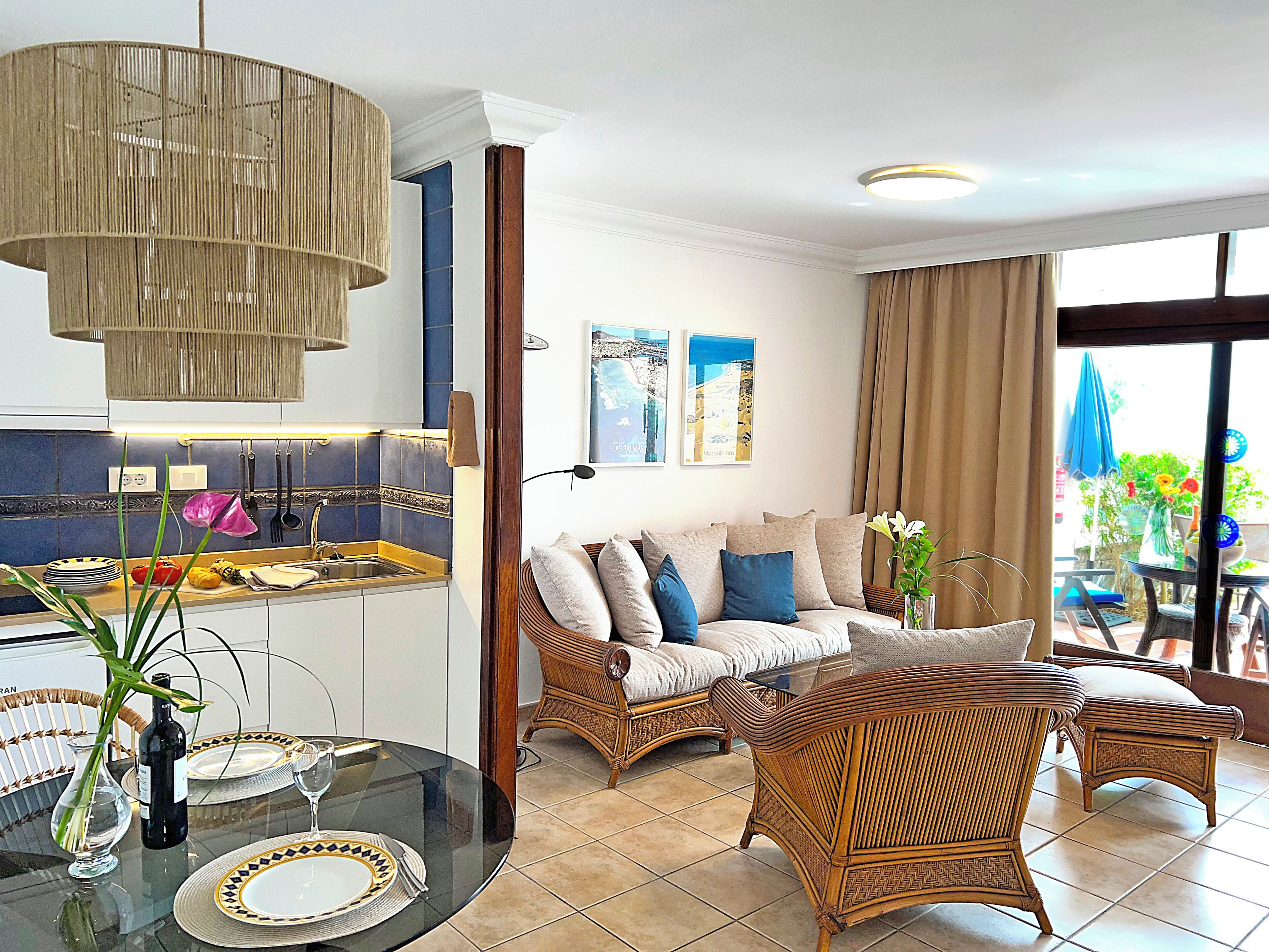 Apartemen, 1 kamar tidur (Balcony or Terrace) | Area keluarga | Televisi layar datar 50-inci dengan saluran TV digital dan TV