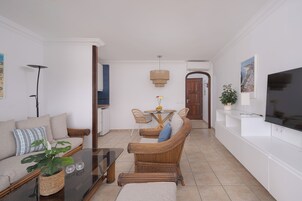 Apartamento, 1 habitación (Balcony or Terrace) | 1 dormitorio, ropa de cama de alta calidad, caja fuerte