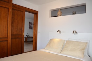 In-room safe, iron/ironing board, cots/infant beds, rollaway beds