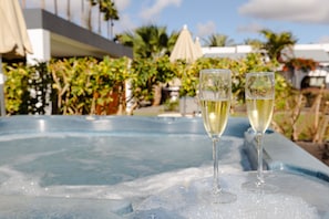 Outdoor spa tub - R2 Romantic Fantasia Dreams & Suites Hotel – Adults Only - All inclusive (Tuineje)