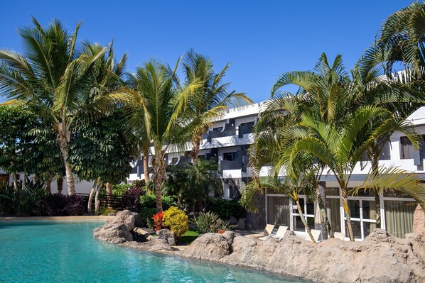 Outdoor pool, pool loungers
