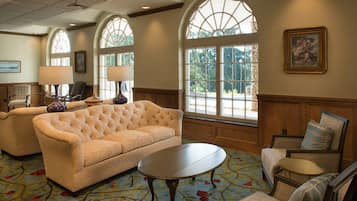 Sala de estar en el lobby