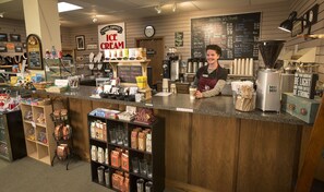 Gift shop - Lambuth Inn at Lake Junaluska (Lake Junaluska)