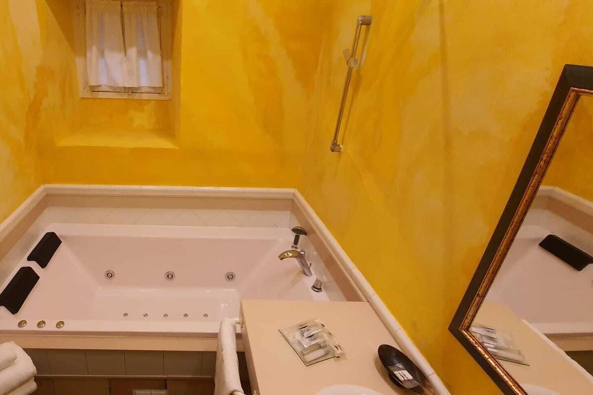 Standard-Doppelzimmer, mit Bad | Badezimmer