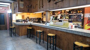 Bar (en el alojamiento)