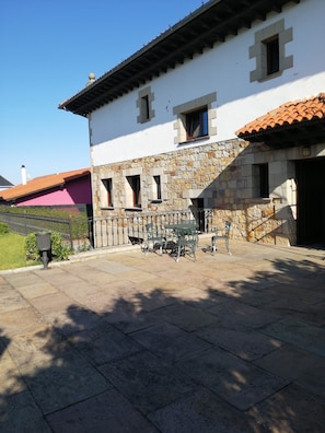 Property entrance - Posada El Jardin de Angela (Santander)