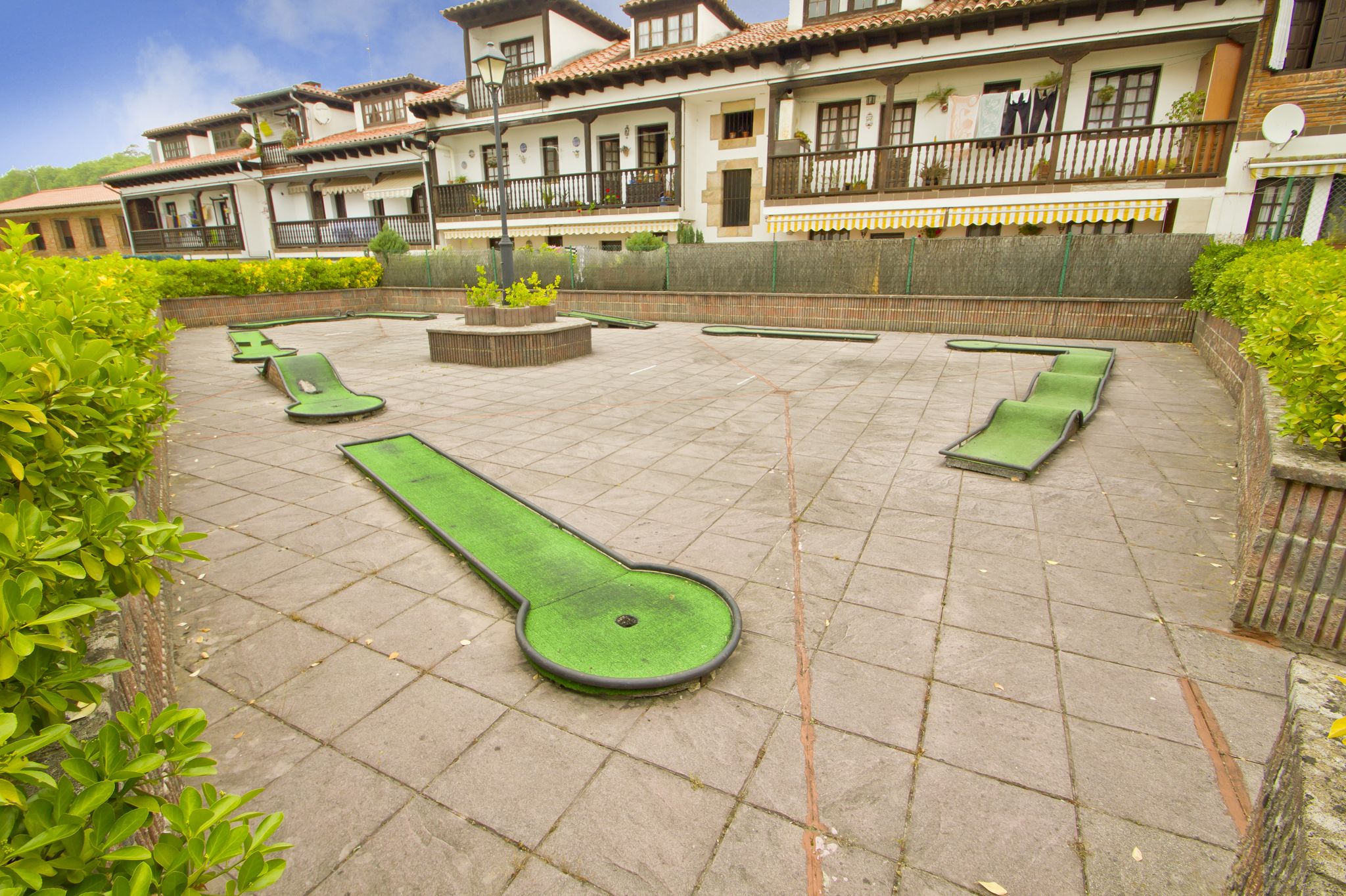 Mini-golf