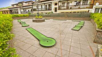 Mini-golf