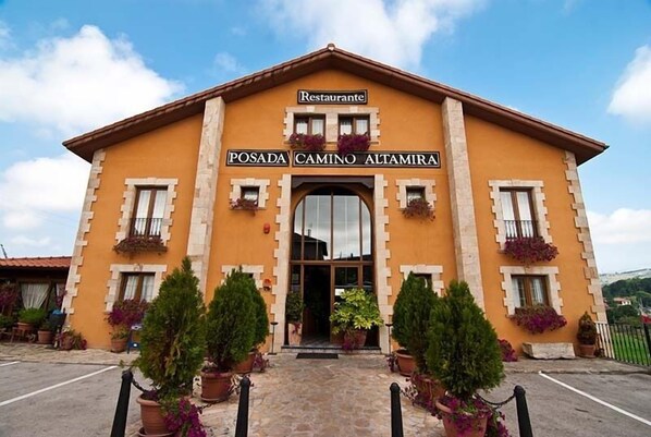 Fachada de la propiedad