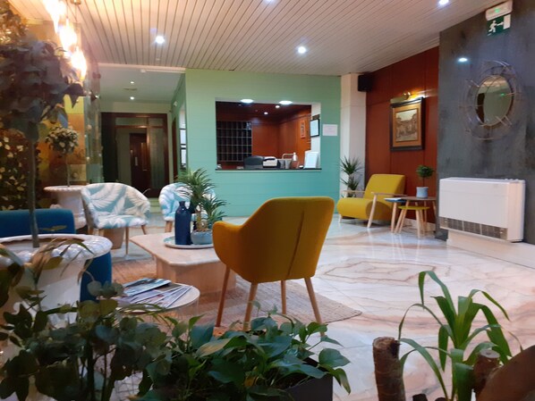 Lobby-Lounge
