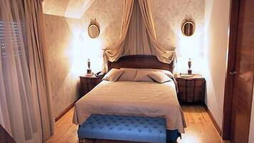 Minibar, in-room safe, desk, blackout curtains