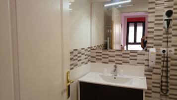 Double or Twin Room | Bathroom | Free toiletries, hair dryer, towels