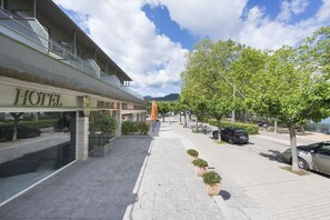施設の正面