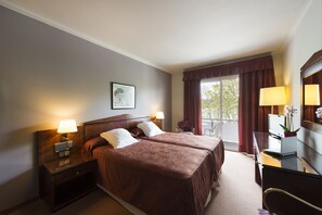 Minibar, skrivbord, mörkläggningsgardiner och gratis wi-fi