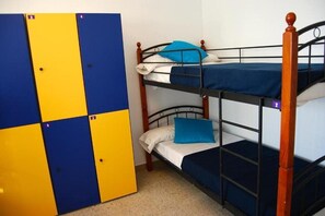 Free WiFi, bed sheets - Estrella de Mar Youth Hostel  (Calella)