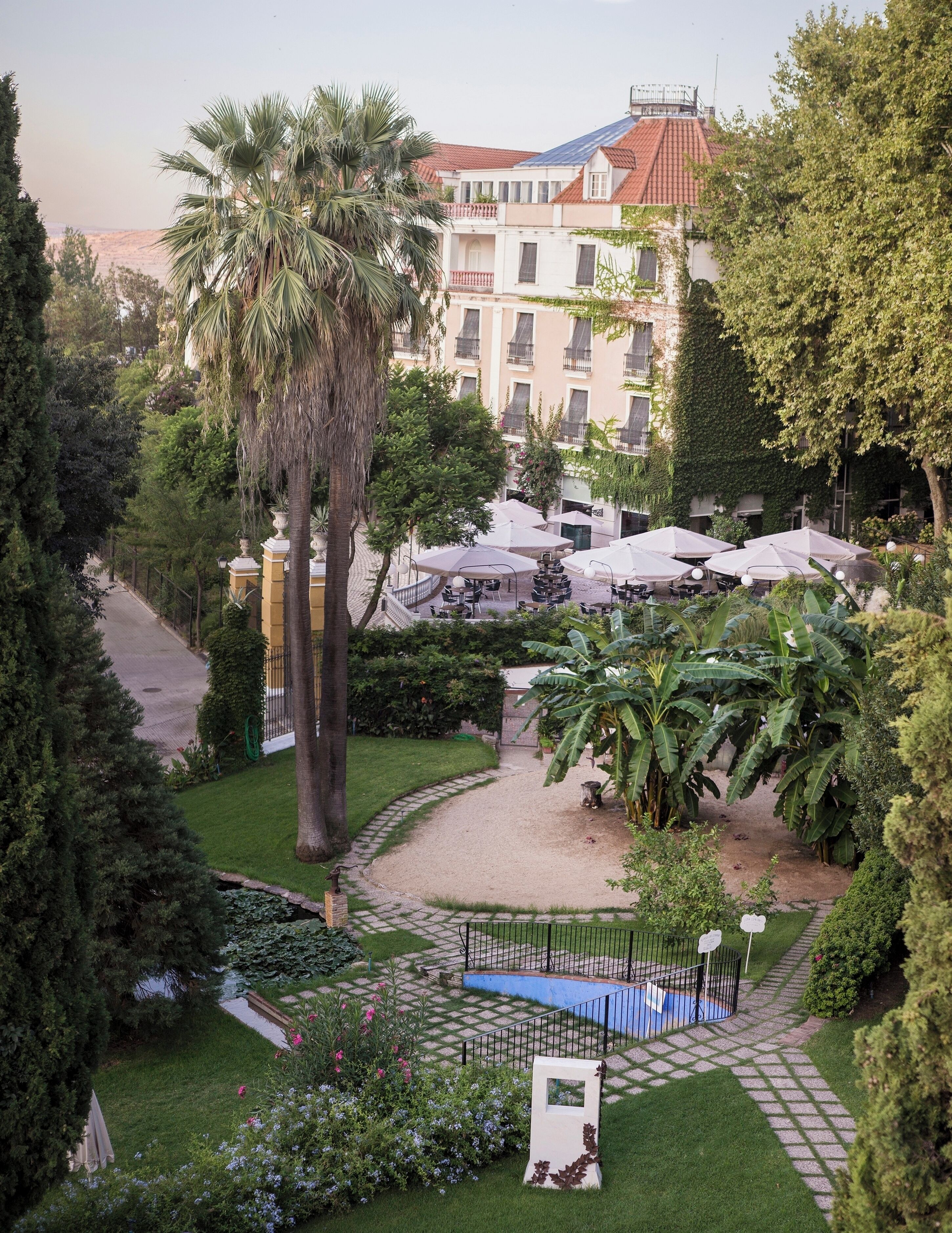 hot tub, steam room, hot springs/mineral springs, turkish bath/hammam