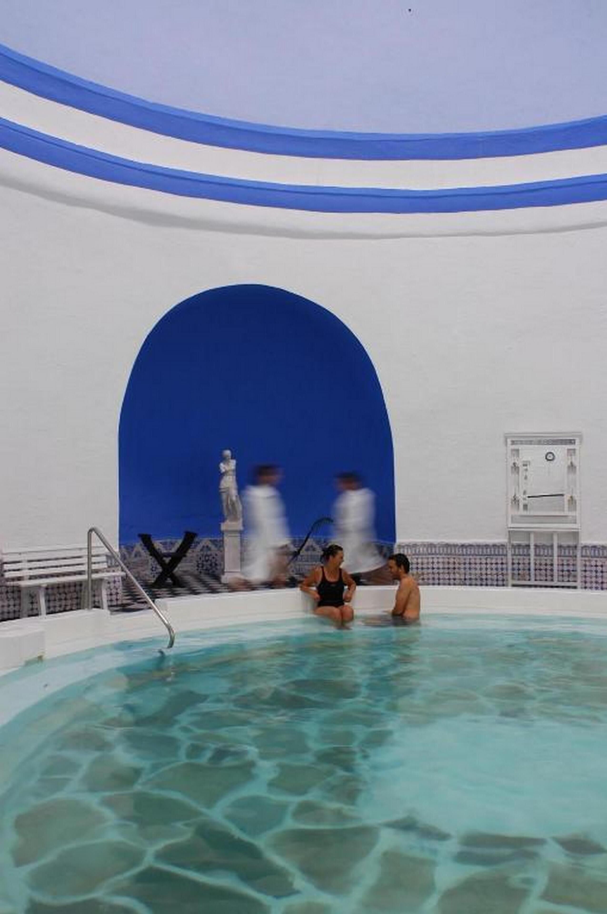 hot tub, steam room, hot springs/mineral springs, turkish bath/hammam