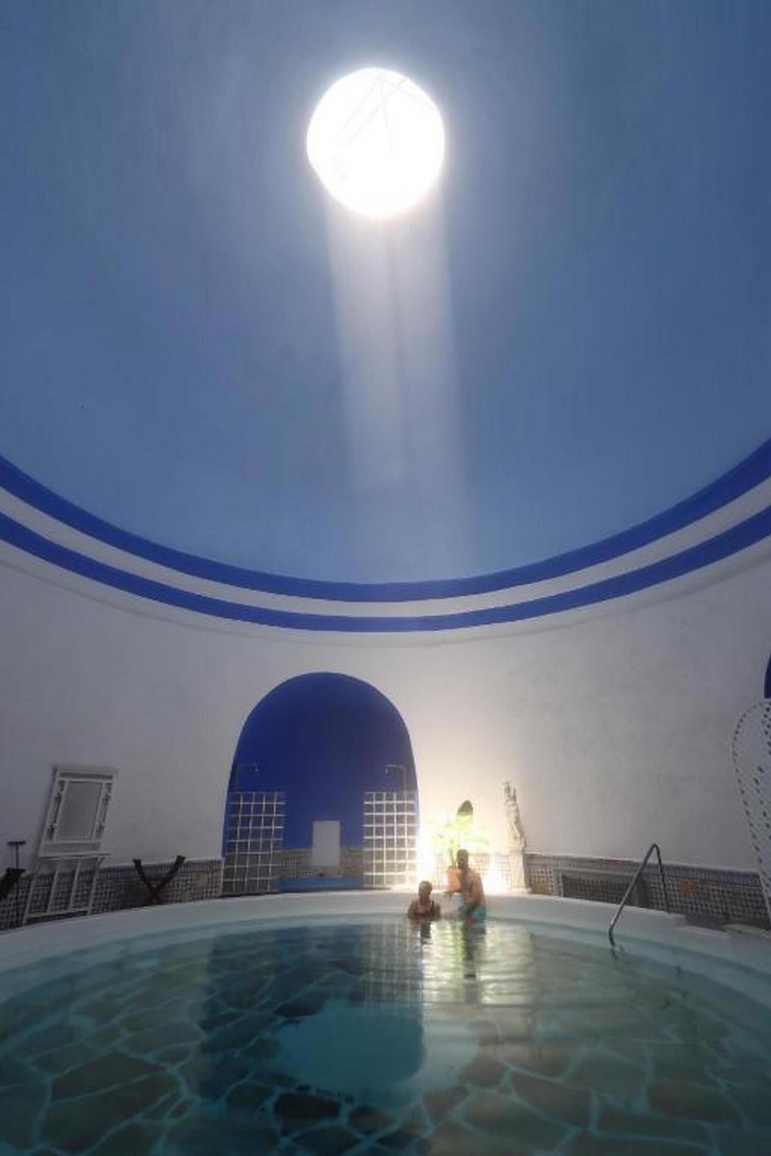 hot tub, steam room, hot springs/mineral springs, turkish bath/hammam
