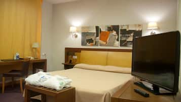 Minibar, in-room safe, desk, free WiFi