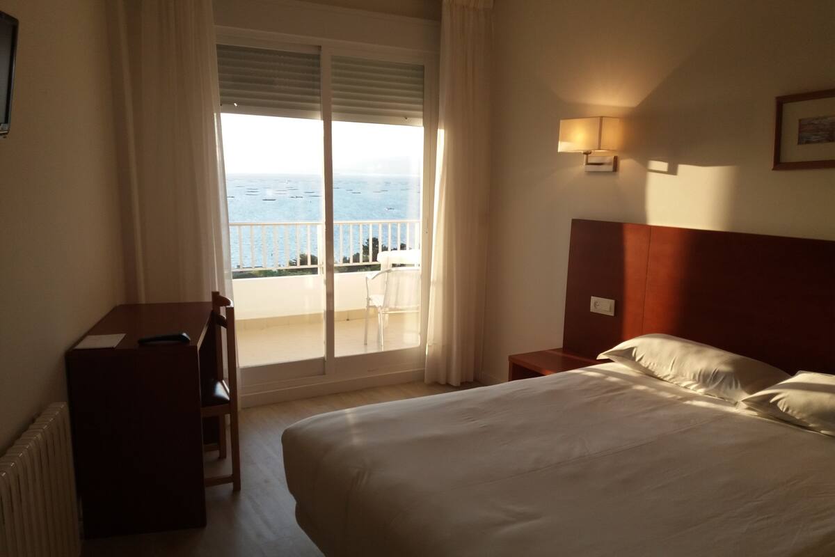 Soundproofing, cots/infant beds, free WiFi, bed sheets