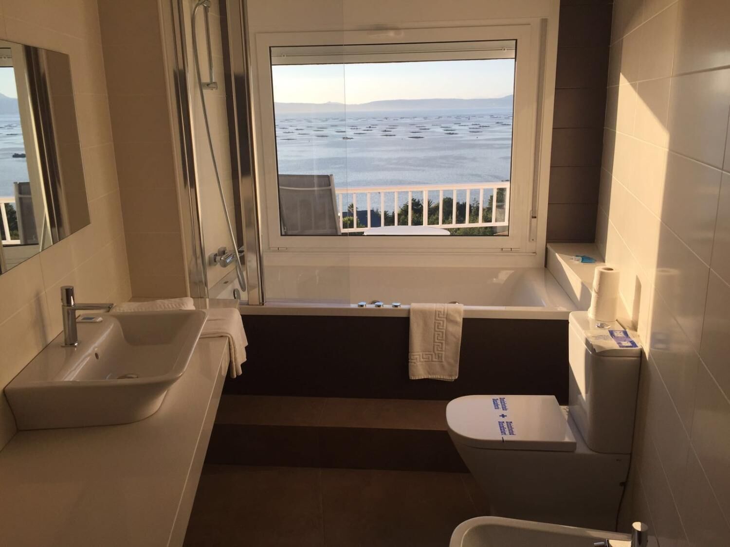 superior double room, beach view | bathroom | free toiletries, hair dryer, towels