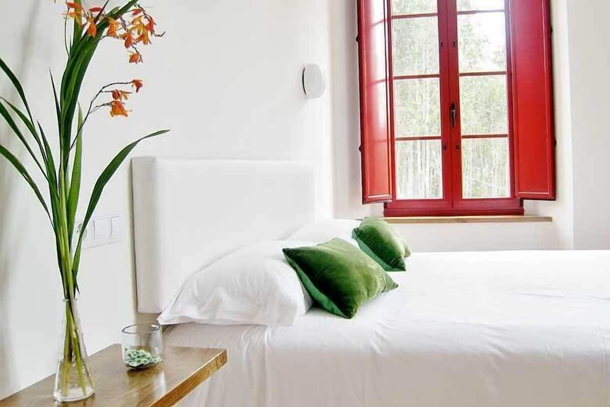 Kamer, 1 twee- of 2 eenpersoonsbedden | Verduisterende gordijnen, gratis babybedden, gratis wifi, beddengoed