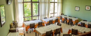 Petit déjeuner continental servi tous les jours en supplément