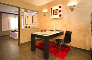 Suite (Vals) | In-room dining