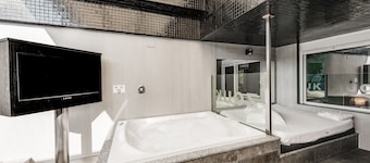 Zouk Hotel - Adults Only