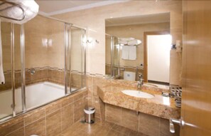 Suite (Rumba) | Bathroom - Zouk Hotel - Adults Only (Alcala de Henares)