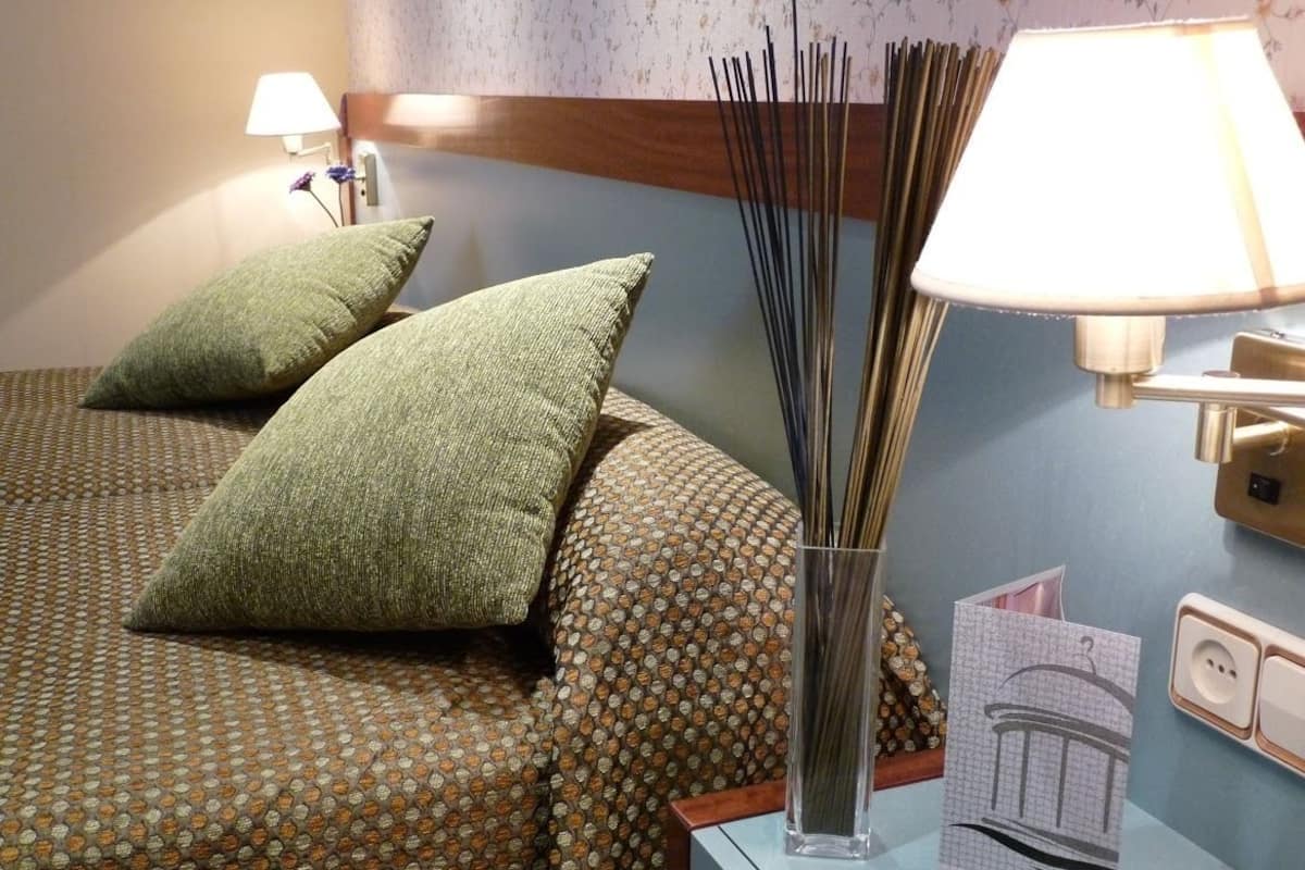 Basic Single Room | Minibar, in-room safe, desk, blackout curtains