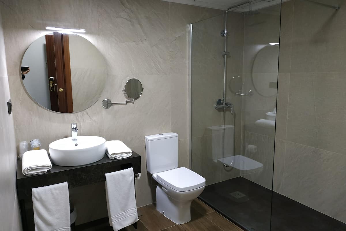 double room single use | bathroom | free toiletries, hair dryer, bidet, towels
