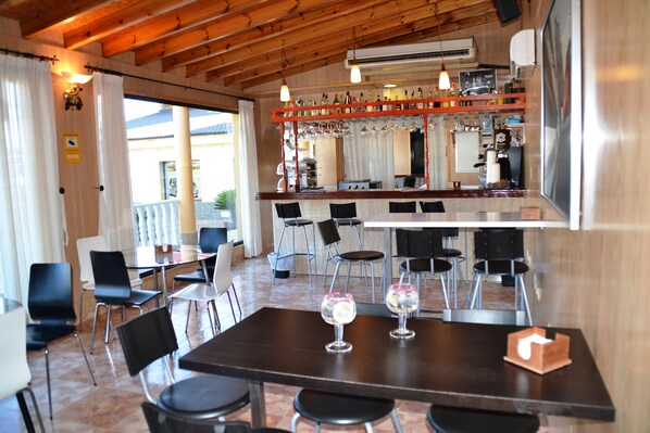 Bar (on property) - Hotel Venta el Puerto (Murcia)