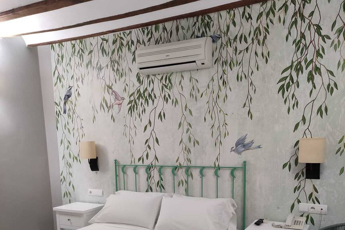 Double Room (De Santa Teresa de Jesus) | Iron/ironing board (on request), free WiFi, bed sheets