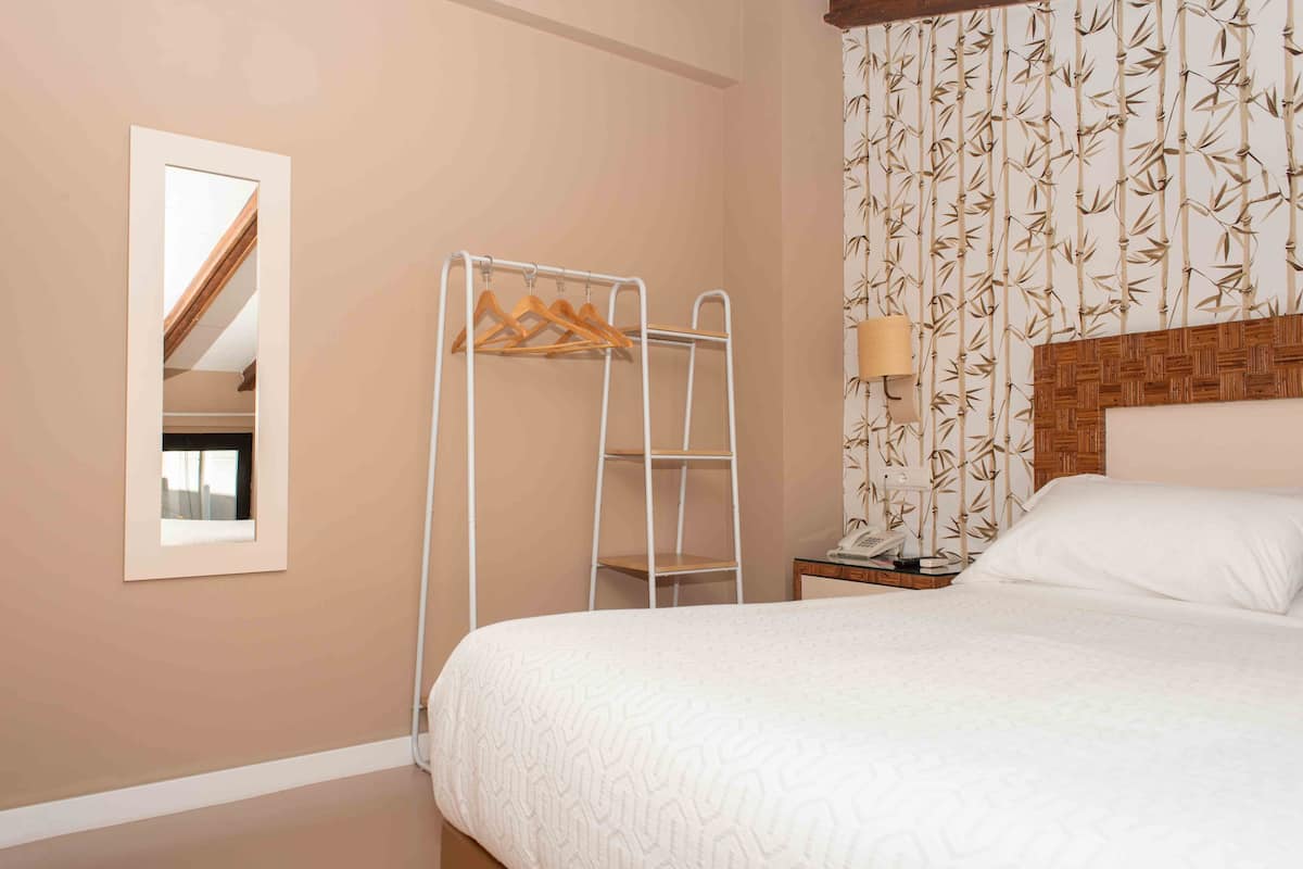 Double Room (De la Ventana de Aparicion) | Iron/ironing board (on request), free WiFi, bed sheets