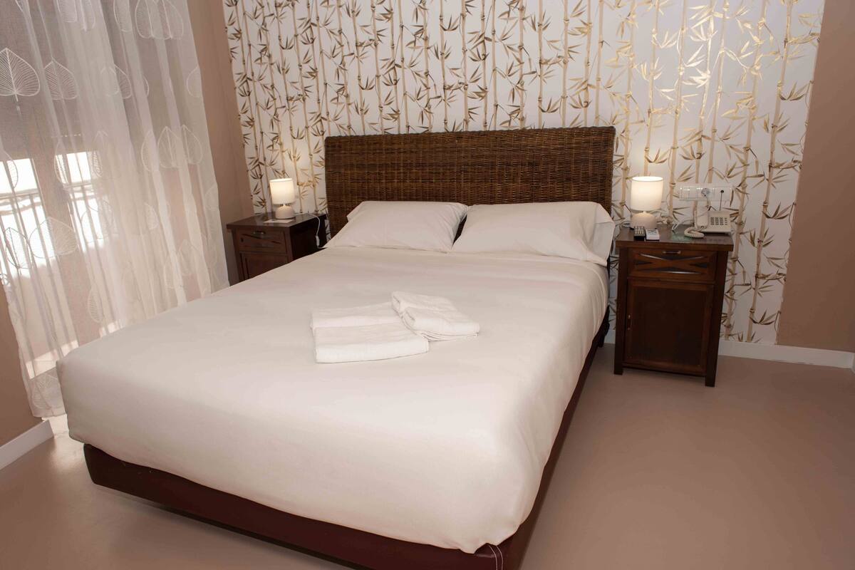 Double Room Single Use | Iron/ironing board (on request), free WiFi, bed sheets