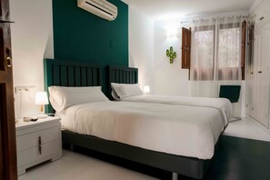 Double Room Single Use | Iron/ironing board, free WiFi, bed sheets - Hotel Hospedería Rural Almunia (Caravaca de la Cruz)