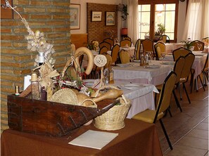 Breakfast, lunch, dinner served; Regional cuisine - Hotel Guillermo II (Mazarrón)