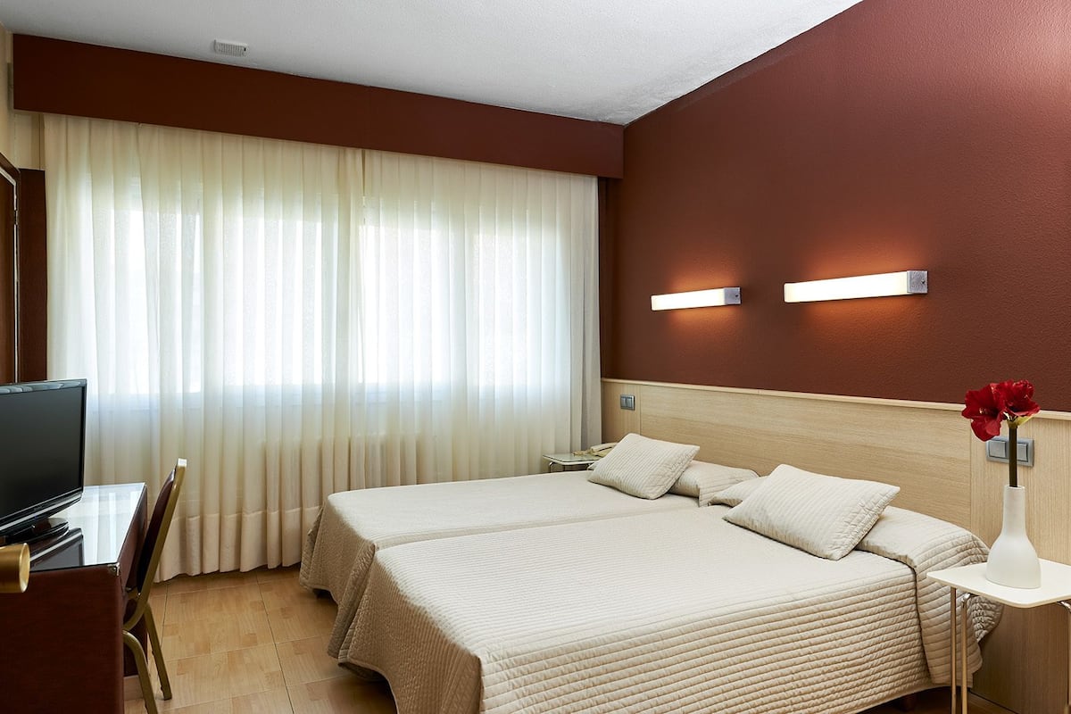 Double or Twin Room | Desk, free WiFi