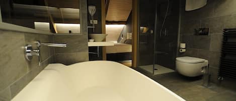 Baignoire relaxante profonde